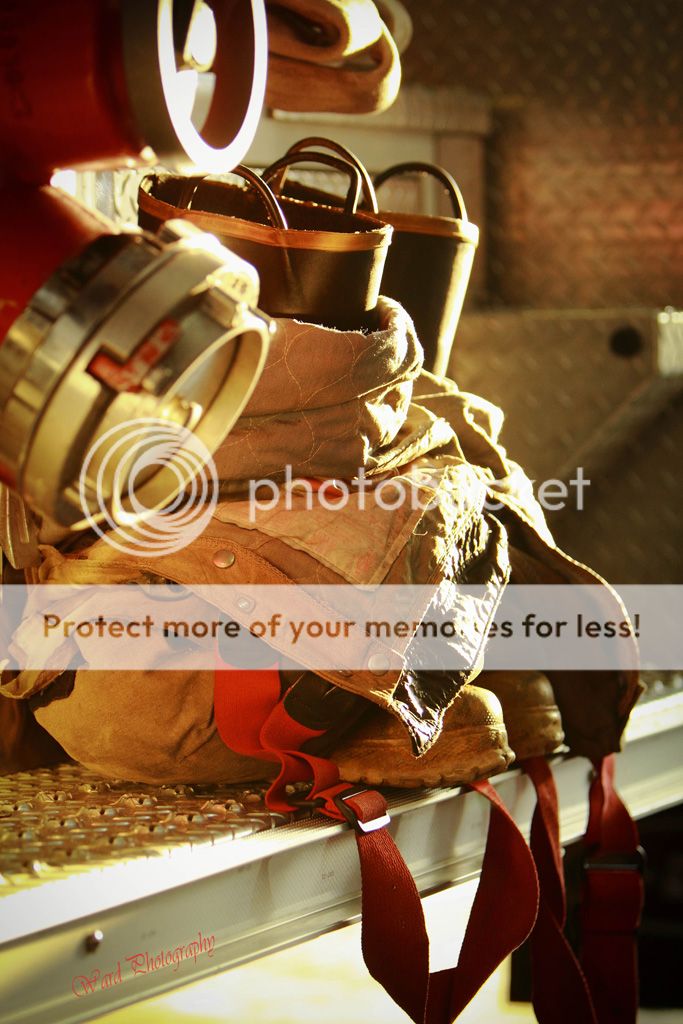 IMAGE: http://i822.photobucket.com/albums/zz144/slw06071106/boots1markedcopy.jpg