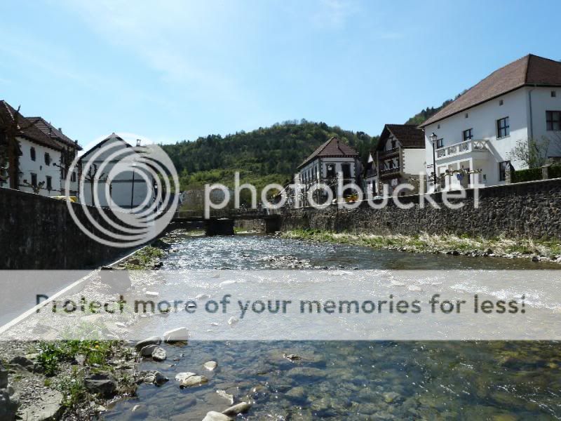 Photo Sharing and otobucVideo Hosting at Phket