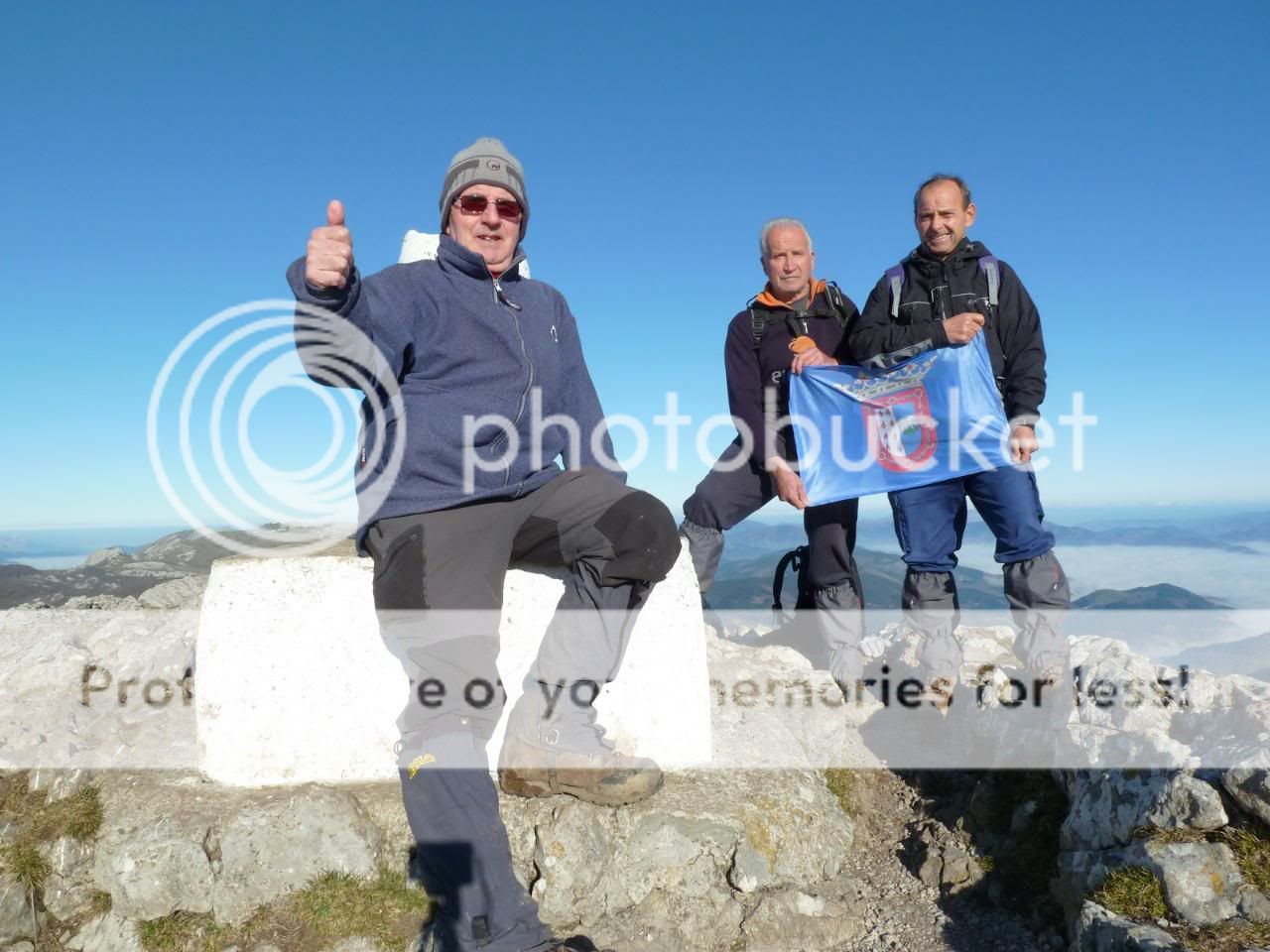 Photo Sharing and otobucVideo Hosting at Phket