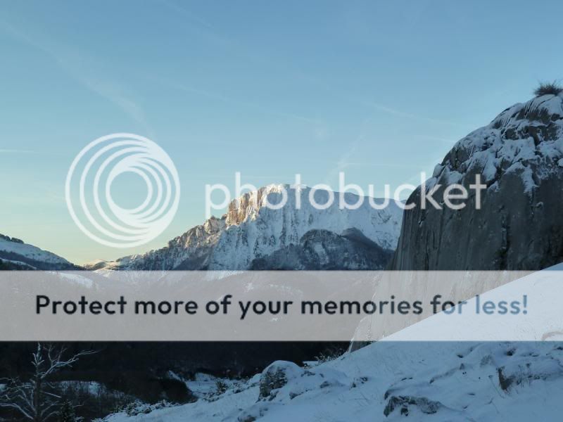 Photo Sharing and otobucVideo Hosting at Phket