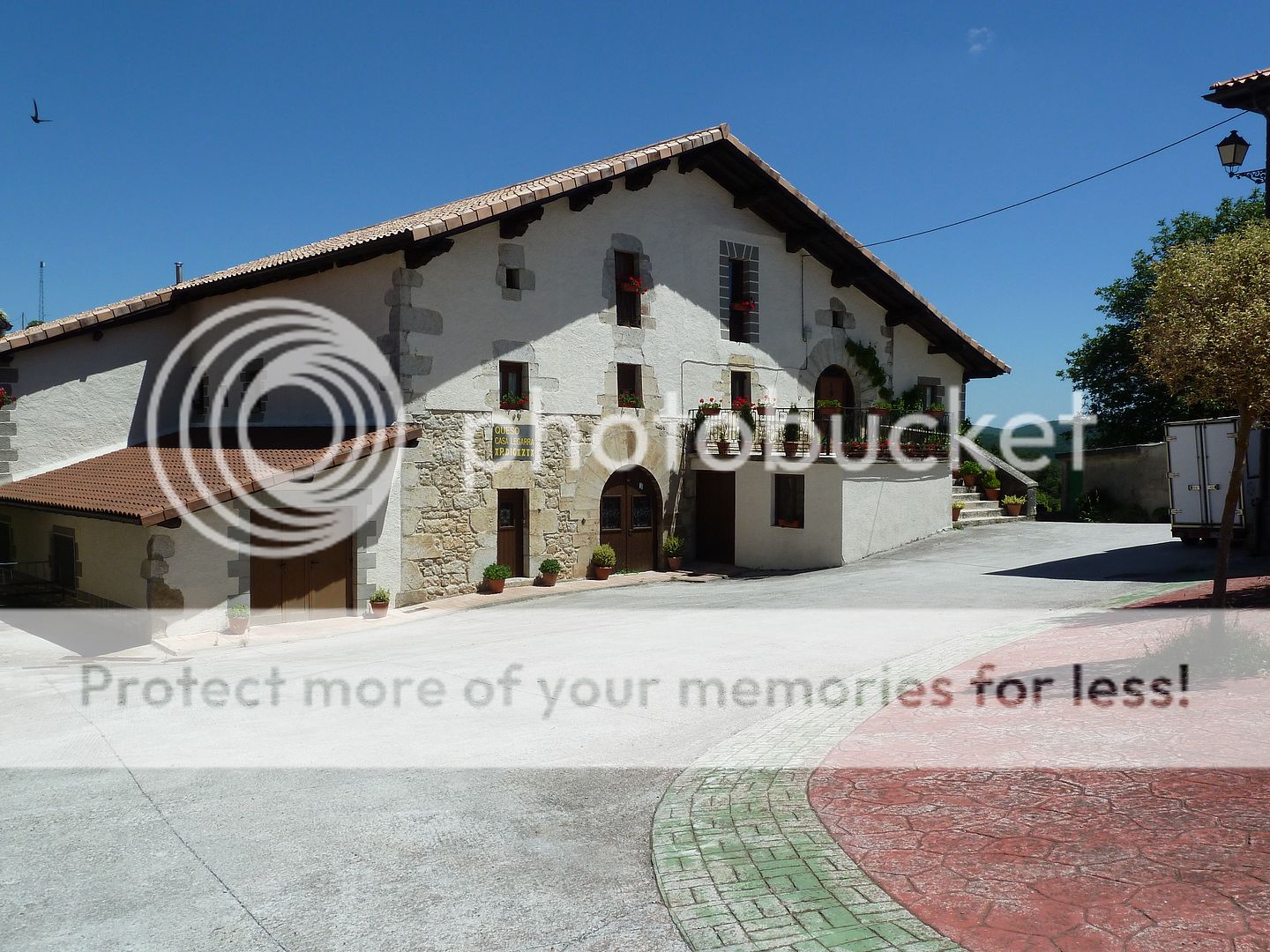 Photo Sharing and Video Hosting at Photobucket
