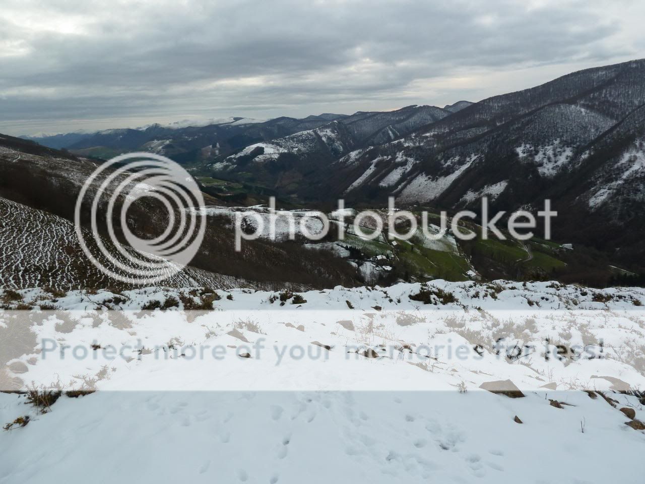Photo Sharing and otobucVideo Hosting at Phket