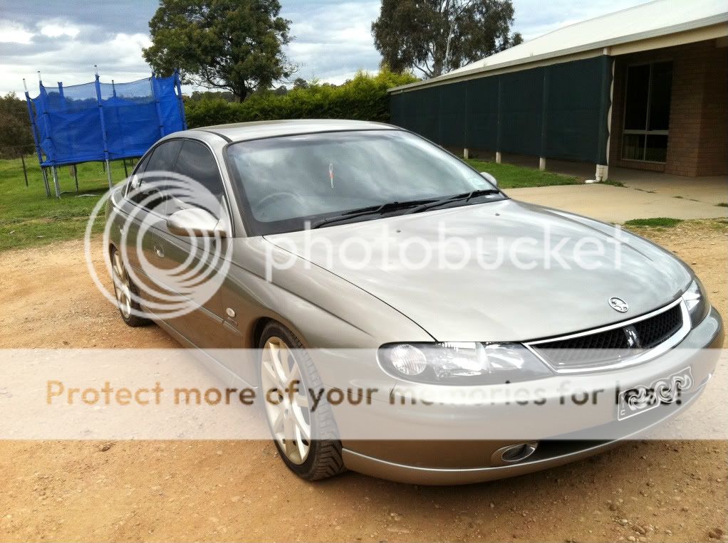 [VIC] VX Calais V8 Series II 5.7 LS1 2002 may swap Just Commodores